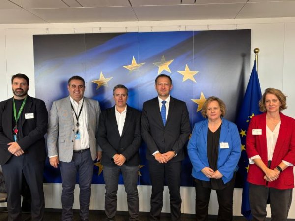 UPA, al comisario Hansen: “Necesitamos una PAC con más presupuesto y verdaderamente común”