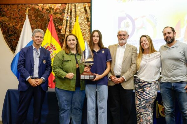 &quot;La tinerfeña Sofía Hernández se hace con el Trofeo Manuel Pazos como vencedora absoluta de la Semana Olímpica Canaria de Vela&quot;