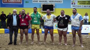 Lucha Canaria: El público responde en el retorno del Campeonato por Categorías Canarobra