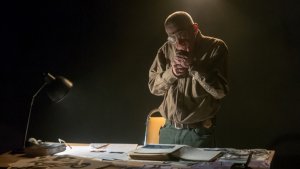 El misterio detrás de una desaparición, la conspiración y el cine se unen en ‘El secreto del doctor Grinberg’