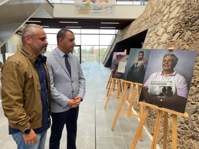 La exposici&oacute;n de fotograf&iacute;as &lsquo;Orgullo de Vidas&rsquo; de Asiria &Aacute;lvarez se puede visitar en el Mercado de Gu&iacute;a hasta este domingo
