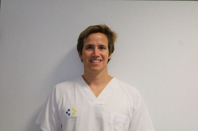 Un dermatólogo del Hospital Molina Orosa, presidente de la organización internacional para combatir la sarna