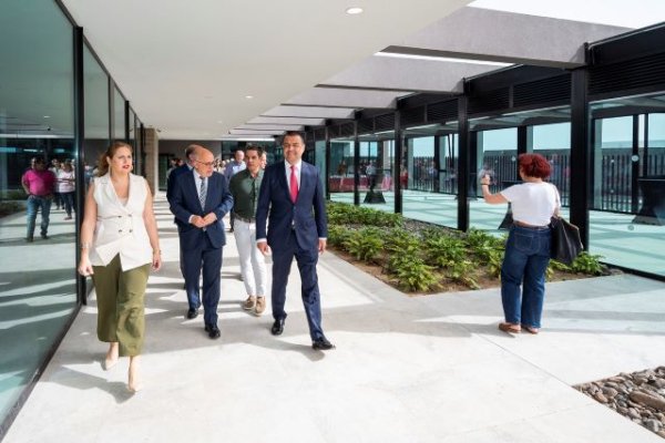 El Cabildo presenta la ampliación del centro sociosanitario de Guía que cuenta con124 plazas sociosanitarias
