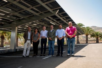 G&aacute;ldar inaugura las marquesinas fotovoltaicas del tanatorio municipal y reabre su aparcamiento