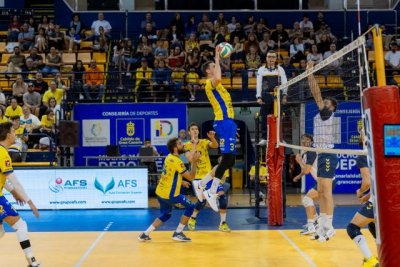 Voleibol: CV Guaguas vence con facilidad y acaba como campe&oacute;n de la liga regular (3-1)