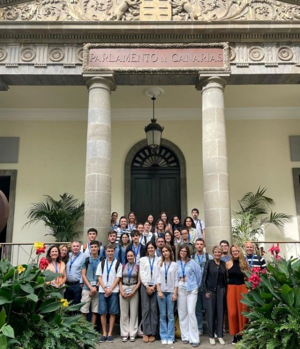 El Cabildo abre las inscripciones para invitar a 63 j&oacute;venes a conocer los parlamentos canario, espa&ntilde;ol y europeo