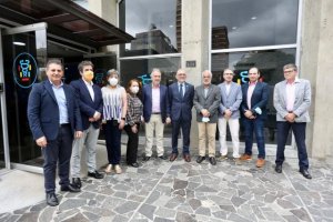 El presidente de Canarias visita la nueva sede de la Fundación España Salud en Caracas