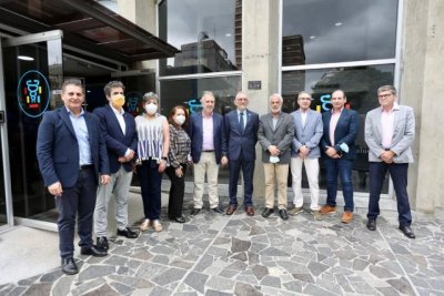 El presidente de Canarias visita la nueva sede de la Fundación España Salud en Caracas