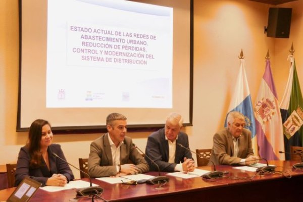 M&oacute;nica G&oacute;mez participa en las jornadas &lsquo;Presente y futuro del agua en la Isla de El Hierro&rsquo;