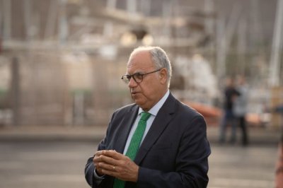La Gomera: Curbelo solicita medidas urgentes para regular el tr&aacute;fico mar&iacute;timo en el Puerto de Los Cristianos