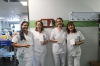 El Hospital Molina Orosa entrega una tarjeta de semillas a los pacientes que acaban la quimioterapia