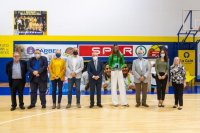 El CB Islas Canarias homenajea a Astou Ndour en el pabellón de la Paterna