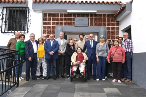 El Cabildo subvenciona con 24.500 euros el proyecto de autosuficiencia energética de la asociación de vecinos de Barrial