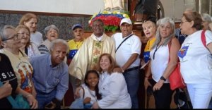 Teror: La comunidad canario-venezolana celebró el aniversario de la entronización de la Virgen de Coromoto
