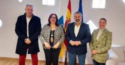 Villa de Firgas: Reunión con la Consejera de Educación del Gobierno de Canarias