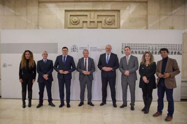 Transportes transfiere a los cabildos cerca de 36 millones de euros de fondos europeos para transporte terrestre