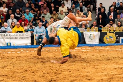 Lucha Canaria: El Uni&oacute;n Ag&uuml;imes, nuevo l&iacute;der de Segunda
