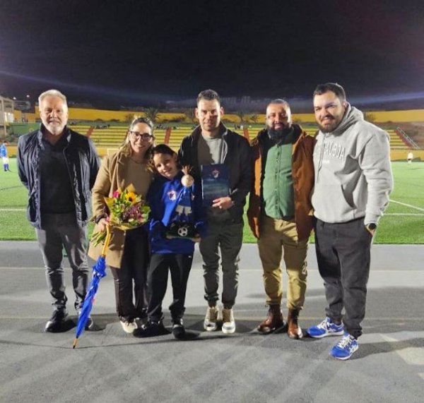 Fútbol 1ª Regional: (5-0) Manita del San Isidro al San Antonio con reconocimiento a Carlos Ontiveros