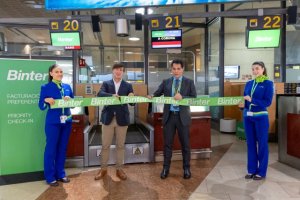 Binter inaugura sus vuelos directos a A Coruña y Ponta Delgada desde Tenerife