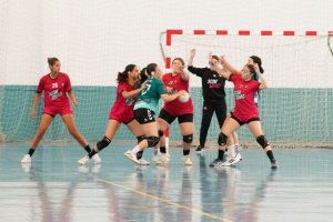 Balonmano femenino: El 3COM Squad Valsequillo conquista Fuerteventura con un triunfo de garra y compromiso