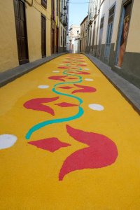 La Concejalía de Cultura de Guía invita a la ciudadanía guiense a participar este domingo en la elaboración de las alfombras del Corpus Christi