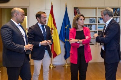 Canarias y el Estado trazan la hoja de ruta para acabar con la emergencia energ&eacute;tica