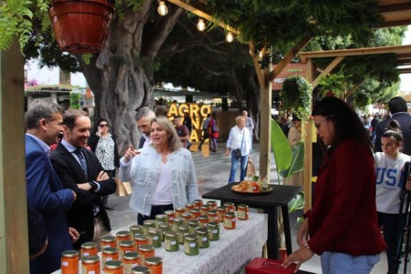 Vanoostende destaca la gran acogida de público y productores en la Feria Agrocanarias celebrada en La Palma