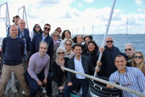Transición, socios de Fedeport y el CMC apoyados por Proexca visitan el parque eólico marino Middelgrunden