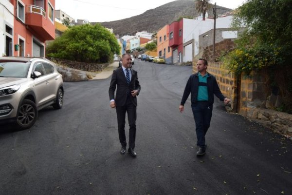 Gáldar: El Ayuntamiento concluye el asfaltado y labores de mejora en la calle Tomás Báez
