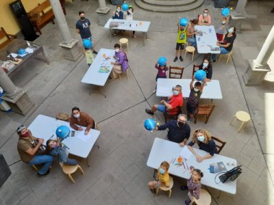 El taller familiar &lsquo;Buscadoras de Estrellas&rsquo; de la Casa de Col&oacute;n destaca la figura de Katherine Johnson, matem&aacute;tica de la Nasa
