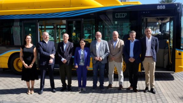 Guaguas Municipales avanza en su apuesta por la movilidad sostenible e incorpora diez vehículos 100 % eléctricos para mejorar las conexiones con los barrios de la Ciudad