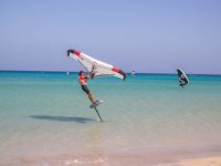 Suardiaz domina en femenino y Rattotti en masculino tras una jornada brillante de Freefly-Slalom en Fuerteventura