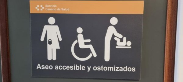 El Hospital Nuestra Señora de los Reyes habilita un baño adaptado para personas ostomizadas