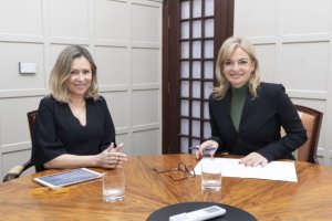 La consejera de Sanidad se reúne con la presidenta de la Plataforma de Organizaciones de Pacientes de España