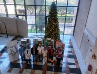 El Hospital Doctor Negr&iacute;n realiza un a&ntilde;o m&aacute;s su tradicional recogida de alimentos para C&aacute;ritas Diocesana