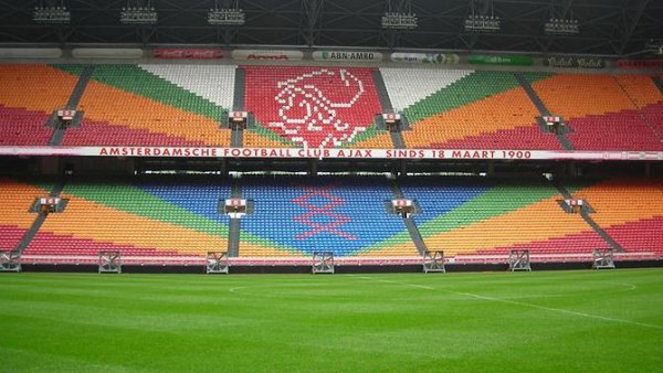 Países Bajos permitirá el 100% del aforo en los estadios a partir del viernes
