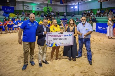 Lucha Canaria: Mar&iacute;a Ram&iacute;rez hace historia al convertirse en Campeona del I Campeonato Absoluto Femenino