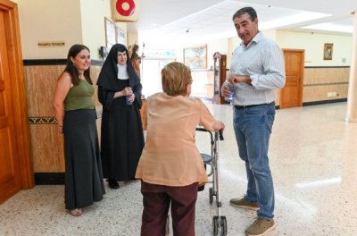 Canarias avanza en el modelo residencial de pequeños hogares para la atención de personas mayores