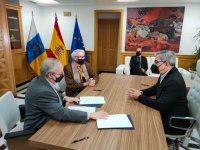 El Gobierno de Canarias adquiere 26 cuadros del artista canario Pepe Dámaso
