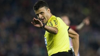 LaLiga denuncia los insultos de los aficionados del Bar&ccedil;a a Gil Manzano