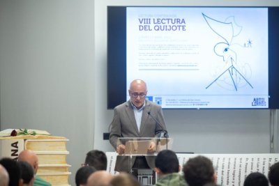El presidente del Cabildo de Gran Canaria, Antonio Morales, abre en la Biblioteca Insular, la lectura continuada de El Quijote