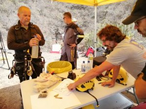 Los arqueólogos de Patrimonio Histórico hallan indicios del punto de la Sima de Jinámar en que pueden estar los restos de los represaliados