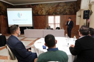 Presentaci&oacute;n de la Unidad de Cirug&iacute;a Rob&oacute;tica Avanzada de Quir&oacute;nsalud, la primera de la sanidad privada en Canarias