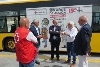 Guaguas Municipales se suma a la campa&ntilde;a del 150 Aniversario de Cruz Roja en Canarias, ilustrada por el humorista gr&aacute;fico J. Morgan