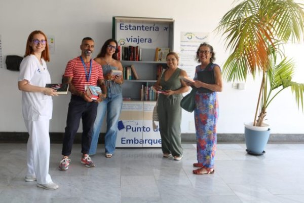 El Hospital Molina Orosa impulsa la iniciativa ‘Lectura en movimiento’ para fomentar el hábito de leer