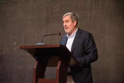 Clavijo reivindica la val&iacute;a del Estatuto de Autonom&iacute;a para afianzar los derechos de Canarias en el Estado