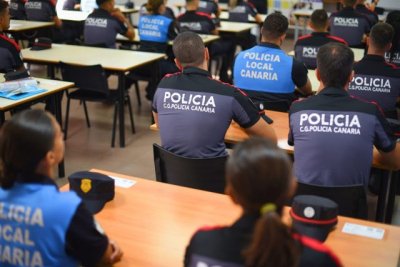 La Polic&iacute;a Canaria se forma en la atenci&oacute;n a v&iacute;ctimas de violencia de g&eacute;nero mayores de 65 a&ntilde;os
