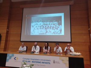 El Insular-Materno Infantil homenajea a la primera promoción de la Escuela de Enfermería del Insular