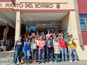 Veintid&oacute;s estudiantes de Francia, de Erasmus+ con el IES San Diego de Alcal&aacute;, visitan y conocen el Ayuntamiento de Puerto del Rosario