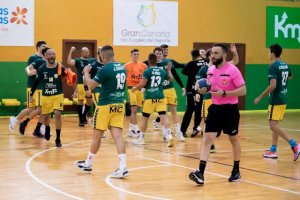 Balonmano: El Km13 Gáldar empata en casa del líder y dependerá de sí mismo (32-32)